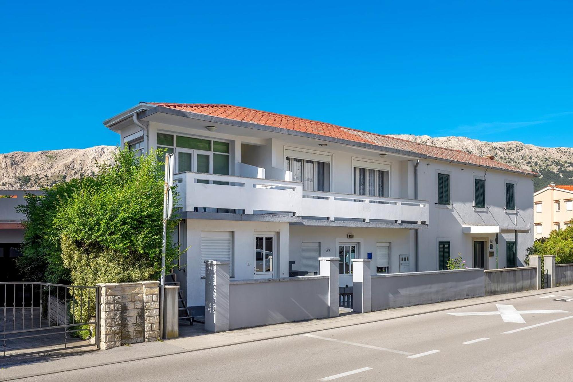 Apartments Nada & Ivan With Terrace Baška Eksteriør bilde